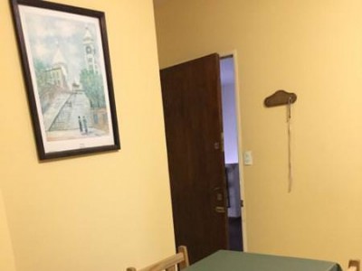 1 dormitorio con cama matrimonial