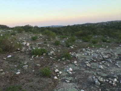 CASA DE CAMPO CON 100 HECTAREAS Y RÍO !!