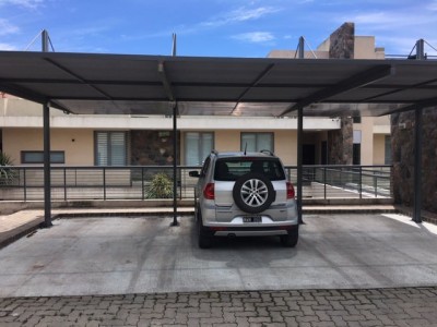 DEPARTAMENTO DE CATEGORÍA CON PILETA SOBRE EL RÍO