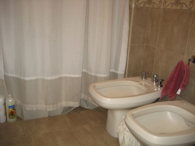 EXCELENTE PROPIEDAD SOBRE EL DIQUESITO 