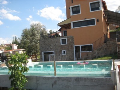 EXCELENTE PROPIEDAD SOBRE EL DIQUESITO 