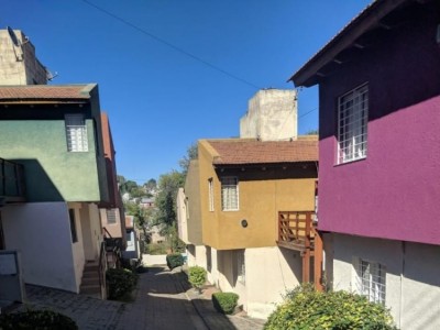 DUPLEX DE 2 DORMITORIOS CON COCHERA Y PILETA 