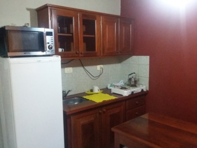 COMPLEJO EN VILLA DEL LAGO, CASA DE FAMILIA + 6 DEPARTAMENTOS !!