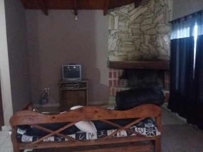 COMPLEJO EN VILLA DEL LAGO, CASA DE FAMILIA + 6 DEPARTAMENTOS !!