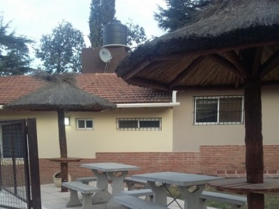 COMPLEJO EN VILLA DEL LAGO, CASA DE FAMILIA + 6 DEPARTAMENTOS !!
