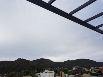 DEPARTAMENTO PARA 4 PERSONAS CON PILETA Y COCHERA