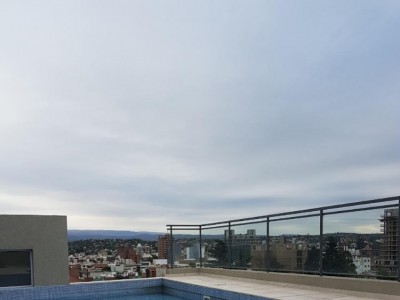 DEPARTAMENTO PARA 4 PERSONAS CON PILETA Y COCHERA