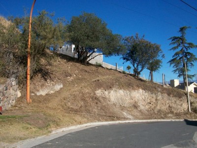 TERRENO CON ESPECTACULAR VISTA A MTS DEL CENTRO !!
