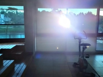 DEPARTAMENTO DE CATEGORÍA SOBRE EL RÍO A UNA CUADRA DEL CENTRO