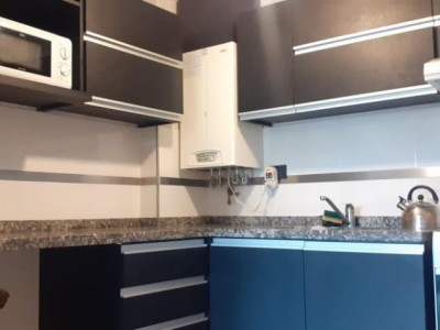 DEPARTAMENTO DE CATEGORÍA SOBRE EL RÍO A UNA CUADRA DEL CENTRO