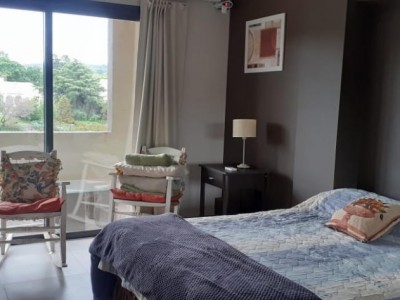 DEPARTAMENTO DE CATEGORÍA SOBRE EL RÍO A UNA CUADRA DEL CENTRO