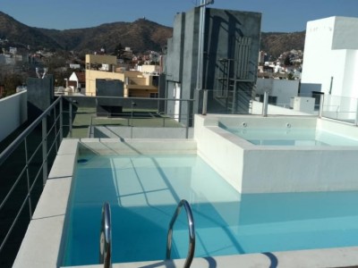 DEPARTAMENTO CON COCHERA Y PILETA !!