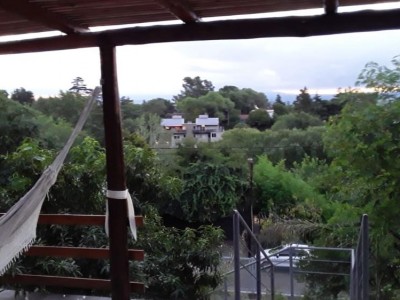 CHALET ESTILO CABAÑA EN Bº COSTA AZUL CON VISTA !!