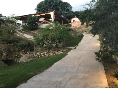 CHALET ESTILO CABAÑA EN Bº COSTA AZUL CON VISTA !!