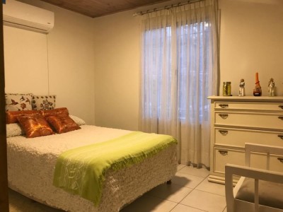 CHALET ESTILO CABAÑA EN Bº COSTA AZUL CON VISTA !!