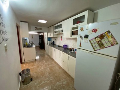 CHALET INTERNO DE 2 DORMITORIOS CON QUINCHO !!