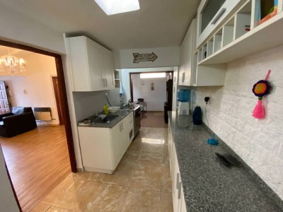 CHALET INTERNO DE 2 DORMITORIOS CON QUINCHO !!