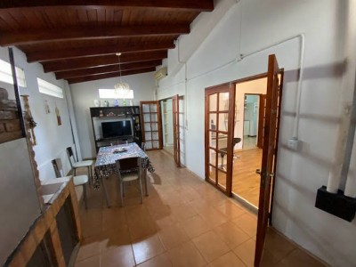 CHALET INTERNO DE 2 DORMITORIOS CON QUINCHO !!