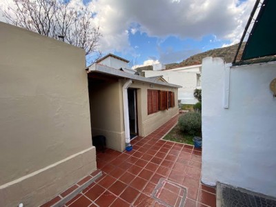 CHALET INTERNO DE 2 DORMITORIOS CON QUINCHO !!