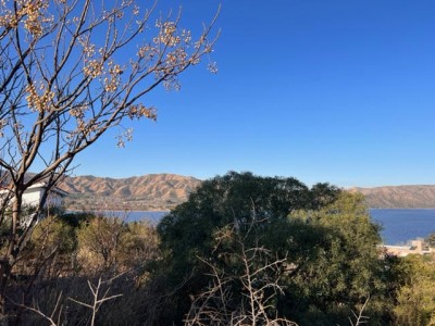 ESPECTACULAR  FRACCION CON VISTA AL LAGO !!