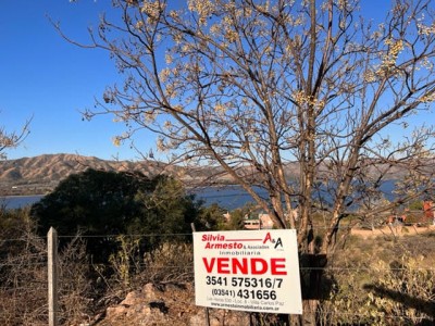 ESPECTACULAR  FRACCION CON VISTA AL LAGO !!