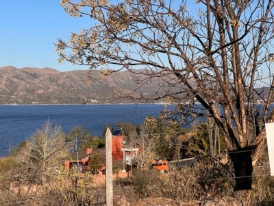 ESPECTACULAR  FRACCION CON VISTA AL LAGO !!