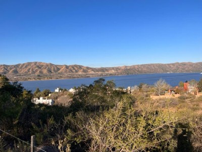 ESPECTACULAR  FRACCION CON VISTA AL LAGO !!