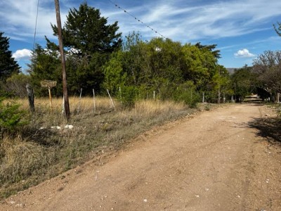 TERRENO PLANO CON MUY LINDA VISTA EN LAGO AZUL !!