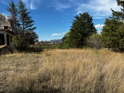 TERRENO PLANO CON MUY LINDA VISTA EN LAGO AZUL !!