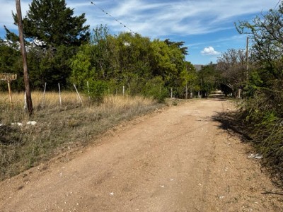 TERRENO PLANO CON MUY LINDA VISTA EN LAGO AZUL !!