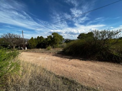 TERRENO PLANO CON MUY LINDA VISTA EN LAGO AZUL !!