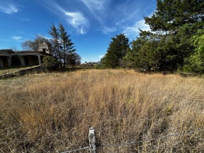 TERRENO PLANO CON MUY LINDA VISTA EN LAGO AZUL !!