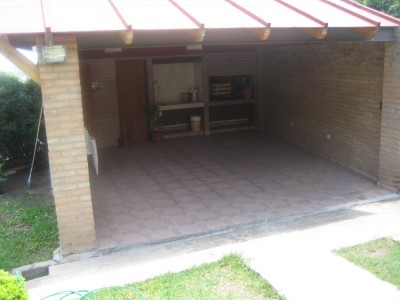 CASA CON PILETA