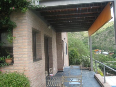 CASA CON PILETA