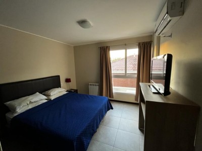 DEPARTAMENTO PARA 4 PERSONAS CON PILETA Y COCHERA