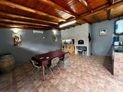 TERRENO CON MEJORAS EN SAN ANTONIO !!