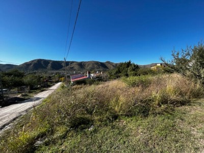 HERMOSO LOTE CON VISTA !!