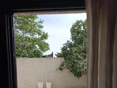 DEPARTAMENTO EN PLANTA BAJA CON GRAN PATIO !!
