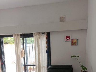 DEPARTAMENTO EN PLANTA BAJA CON GRAN PATIO !!