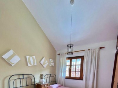 EXCELENTE PROPIEDAD CON PILETA Y QUINCHO