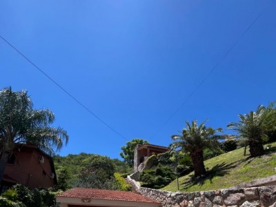 ESPECTACULAR CASA CON VISTA A LA CIUDAD