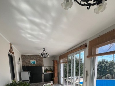 CASA CON PILETA VILLA DEL LAGO