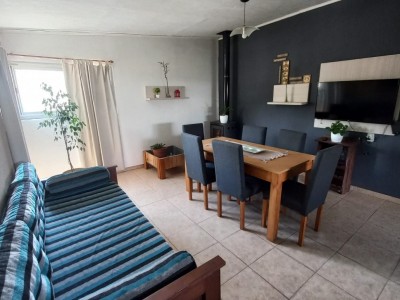 HERMOSA CASA EN PARQUE SIQUIMAN