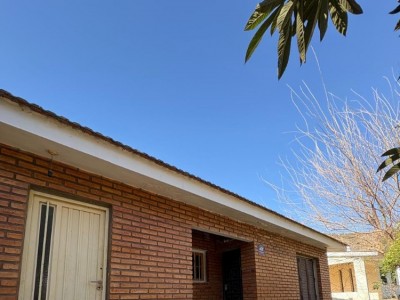 CASA DE 3 DORMITORIOS OPORTUNIDAD !!