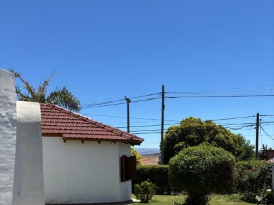 CASA EN EXCELENTE BARRIO 