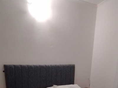 CASA CON PARQUE Y PILETA