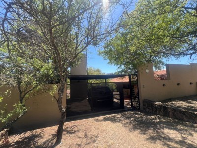 ESPECTACULAR CASA CON SALIDA AL LAGO