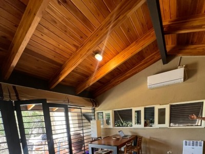 ESPECTACULAR CASA CON SALIDA AL LAGO