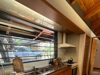 ESPECTACULAR CASA CON SALIDA AL LAGO