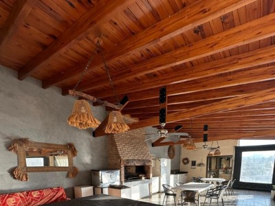 EXCELENTE PROPIEDAD, VISTA, GRAN PARQUE Y PILETA !!